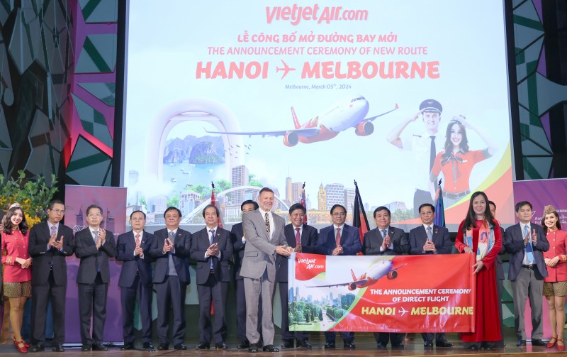 Vietjet công bố đường bay kết nối Hà Nội - Melbourne trước sự chứng kiến của Thủ tướng Chính phủ Phạm Minh Chính. Vietjet công bố đường bay kết nối Hà Nội - Melbourne trước sự chứng kiến của Thủ tướng Chính phủ Phạm Minh Chính.