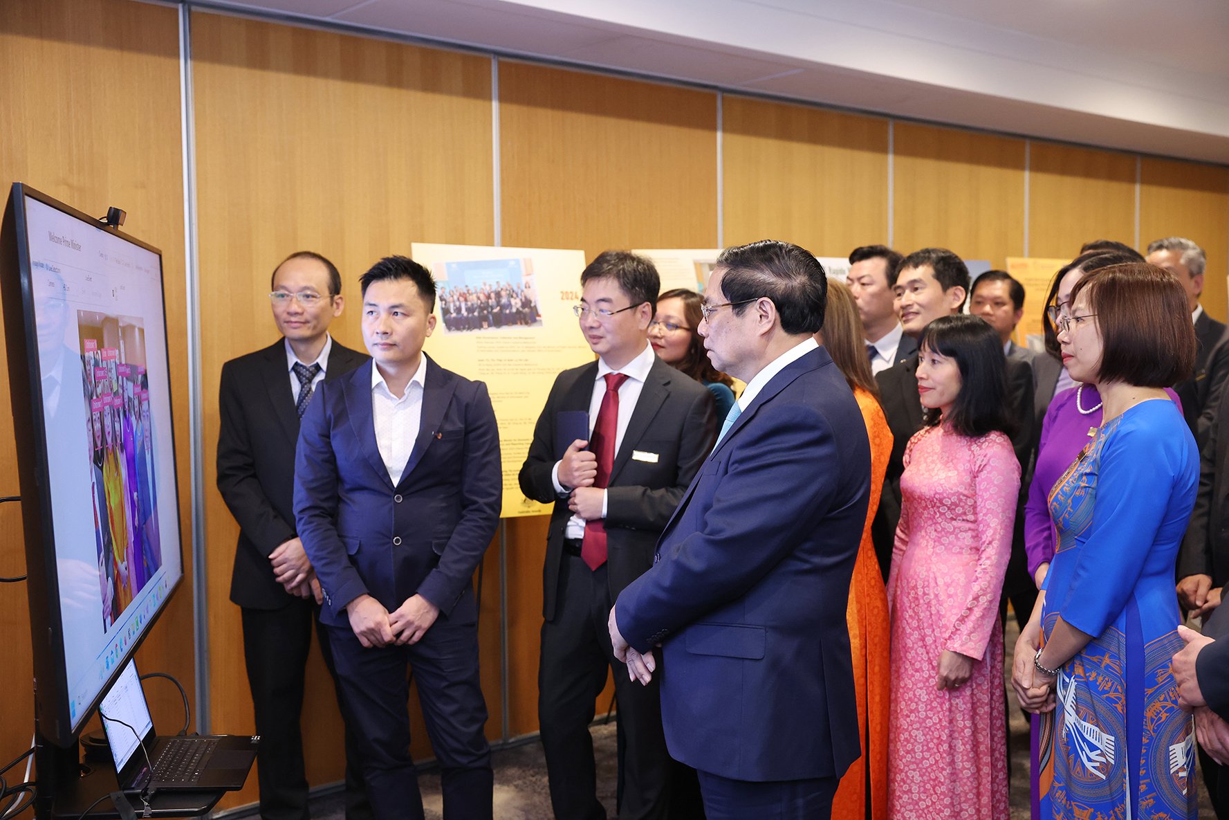 Thủ tướng mong phát huy tối đa vai trò của các trí thức, chuyên gia Việt Nam tại Australia- Ảnh 5. Thủ tướng mong phát huy tối đa vai trò của các trí thức, chuyên gia Việt Nam tại Australia- Ảnh 5.
