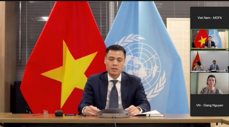 Đại sứ Đặng Hoàng Giang, Trưởng Phái đoàn Thường trực Việt Nam tại Liên hợp quốc. Đại sứ Đặng Hoàng Giang, Trưởng Phái đoàn Thường trực Việt Nam tại Liên hợp quốc.