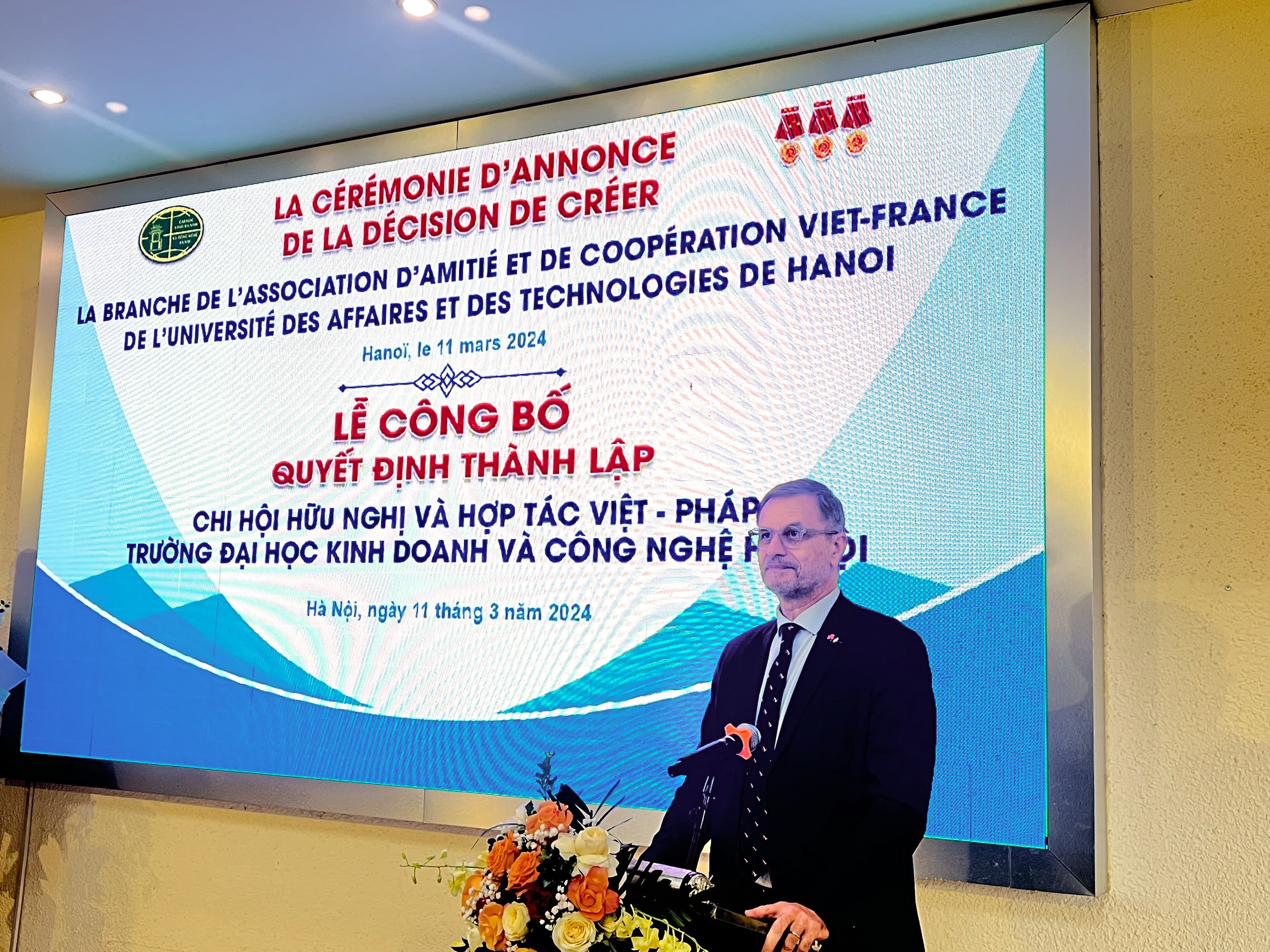 Thêm một cầu nối hợp tác giáo dục Việt Nam - Pháp Thêm một cầu nối hợp tác giáo dục Việt Nam - Pháp