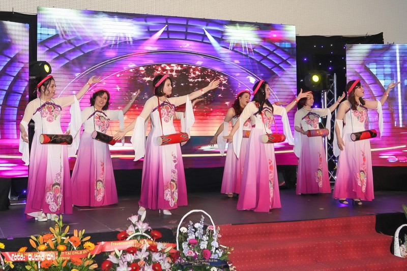 Phát động cuộc thi viết tản văn, thơ về “Người phụ nữ Việt Nam nơi xa xứ”