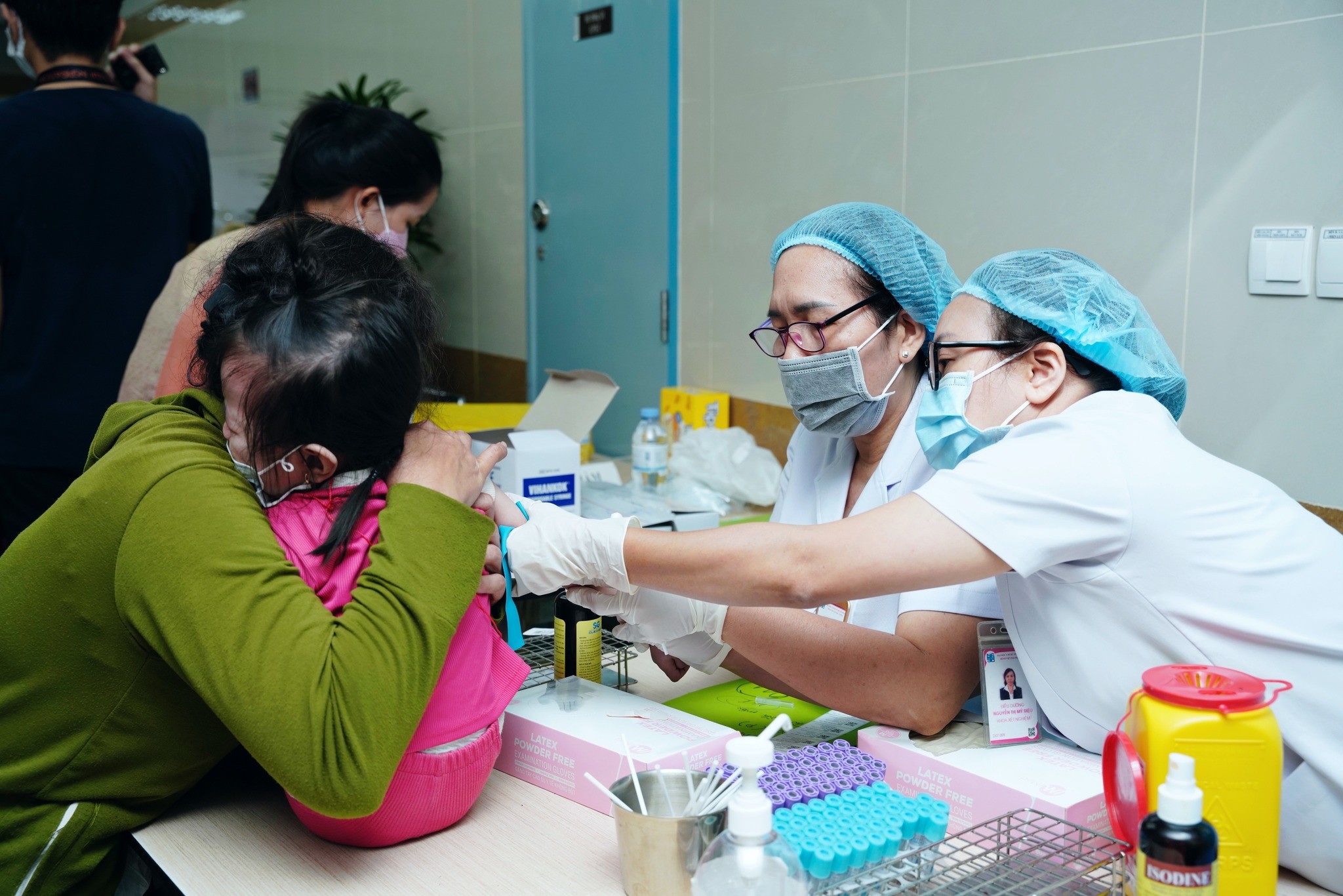 Nhiều bệnh nhân nghèo tại thành phố Hồ Chí Minh được phẫu thuật miễn phí Nhiều bệnh nhân nghèo tại thành phố Hồ Chí Minh được phẫu thuật miễn phí
