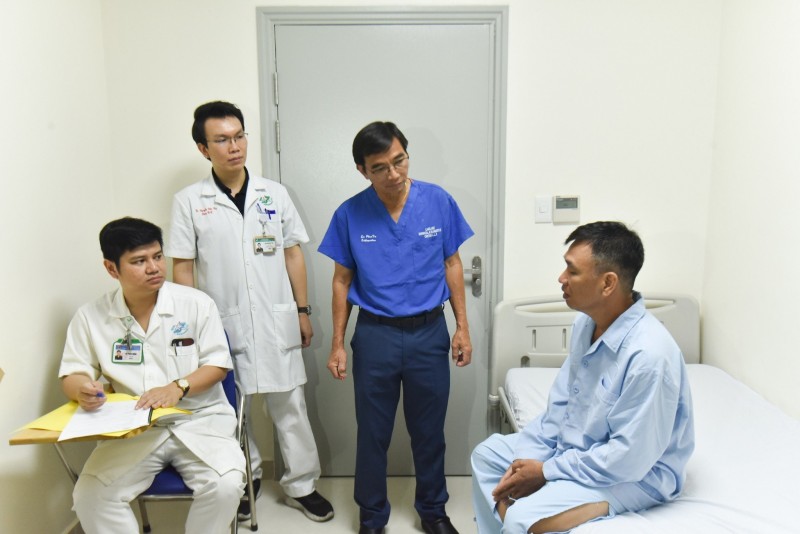 Nhiều bệnh nhân nghèo tại thành phố Hồ Chí Minh được phẫu thuật miễn phí Nhiều bệnh nhân nghèo tại thành phố Hồ Chí Minh được phẫu thuật miễn phí