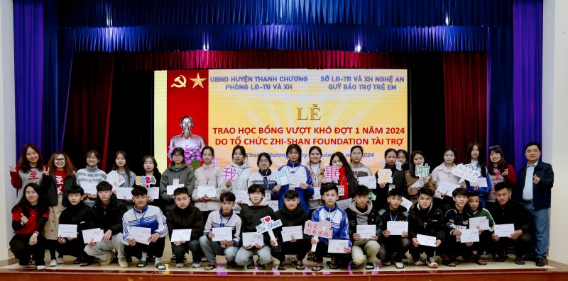 Zhi Shan Foundation trao gần 3 tỷ đồng học bổng cho học sinh, sinh viên có hoàn cảnh khó khăn Zhi Shan Foundation trao gần 3 tỷ đồng học bổng cho học sinh, sinh viên có hoàn cảnh khó khăn