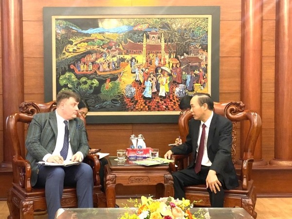 Thứ trưởng Phùng Đức Tiến và ông Vladimir Murashkin