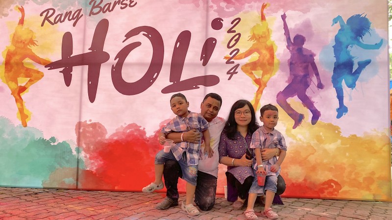 Hàng trăm người đón mừng lễ hội sôi động nhất Ấn Độ ngay tại Hà Nội Hàng trăm người đón mừng lễ hội sôi động nhất Ấn Độ ngay tại Hà Nội