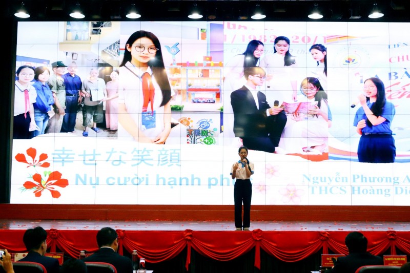 Thí sinh tham gia thuyết trình tại cuộc thi. (Ảnh: haiphong.gov)