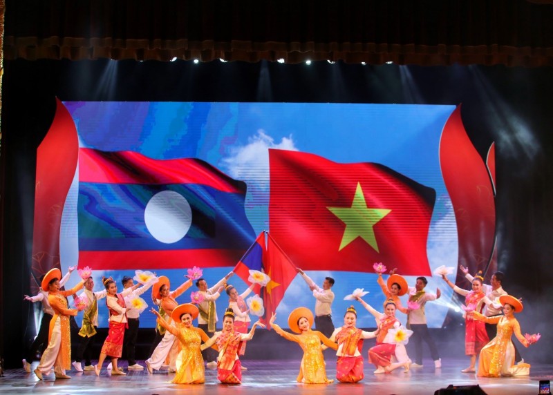 Ngày hội Du lịch Văn hóa Sơn La - Hủa Phăn diễn ra đúng dịp người dân Lào đang chuẩn bị đón Tết truyền thống Bunpimay (còn gọi là Tết té nước). (Ảnh minh họa: Ngày hội Du lịch Văn hóa Sơn La - Hủa Phăn diễn ra đúng dịp người dân Lào đang chuẩn bị đón Tết truyền thống Bunpimay (còn gọi là Tết té nước). (Ảnh minh họa: