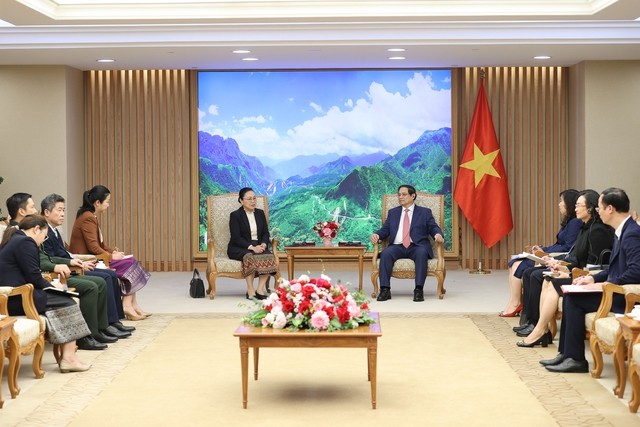 Việt Nam và Lào có mối quan hệ đặc biệt, là tài sản quý báu, vô giá Việt Nam và Lào có mối quan hệ đặc biệt, là tài sản quý báu, vô giá