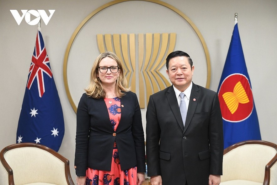 Australian Ambassador to ASEAN Tiffany Mc Donald ( left) with ASEAN Secretary General Kao Kim Hourn (Photo: ASEAN Secretariat) Australian Ambassador to ASEAN Tiffany Mc Donald ( left) with ASEAN Secretary General Kao Kim Hourn (Photo: ASEAN Secretariat)