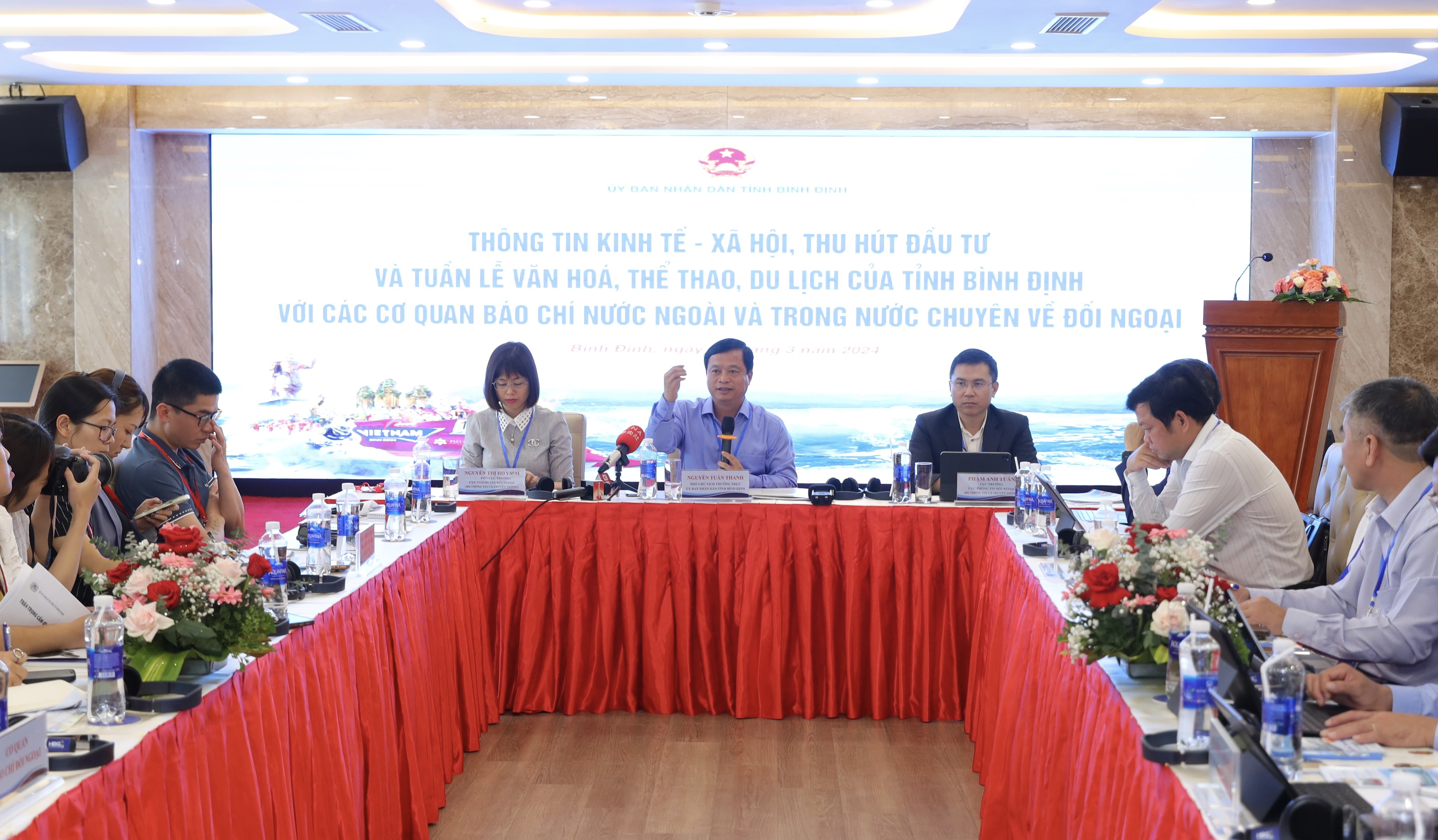 Đưa du lịch Bình Định thành ngành kinh tế mũi nhọn: lãnh đạo quan tâm từ bar, buồng, phòng Đưa du lịch Bình Định thành ngành kinh tế mũi nhọn: lãnh đạo quan tâm từ bar, buồng, phòng