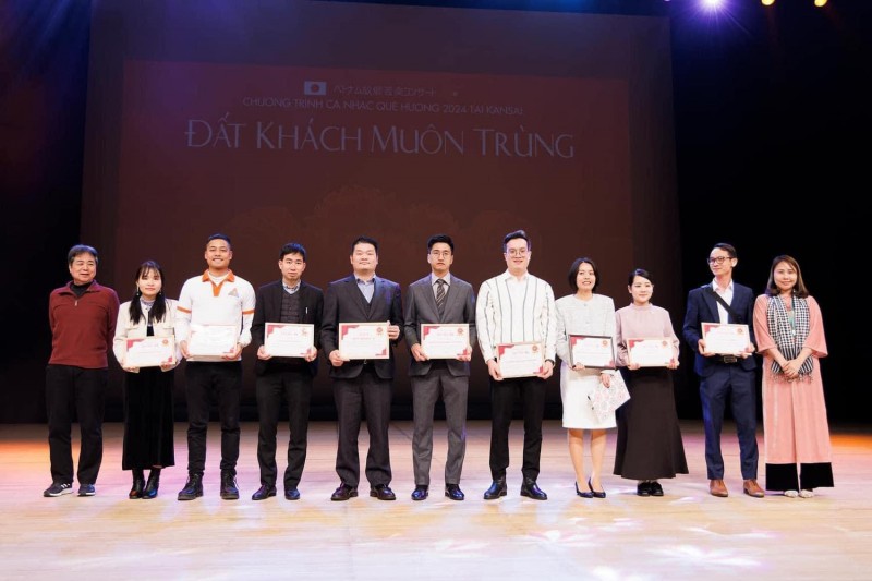 Đêm nhạc gắn kết cộng đồng người Việt tại Osaka (Nhật Bản) Đêm nhạc gắn kết cộng đồng người Việt tại Osaka (Nhật Bản)