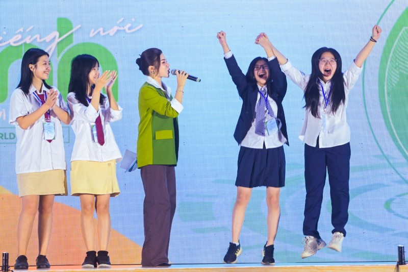 Những khoảnh khắc khó quên trong đêm chung kết cuộc thi “Tiếng nói Xanh” Những khoảnh khắc khó quên trong đêm chung kết cuộc thi “Tiếng nói Xanh”