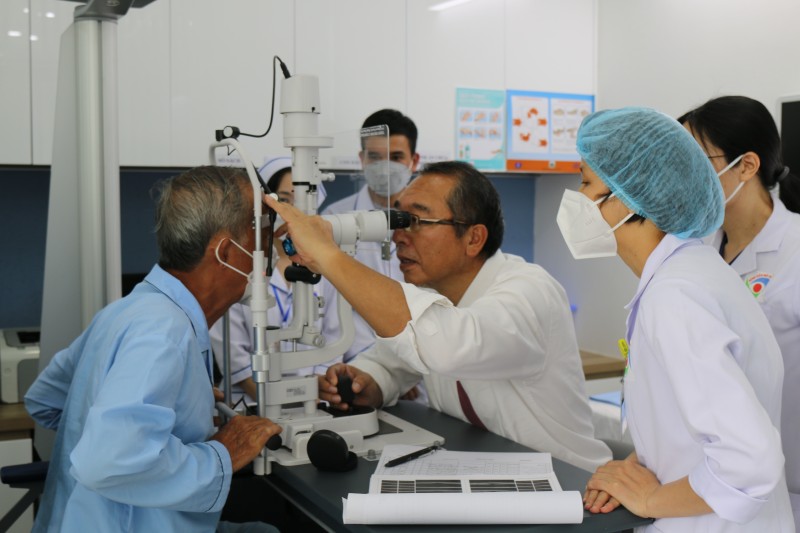 Thừa Thiên Huế: Phẫu thuật tạo hình thẩm mỹ và mổ đục thủy tinh thể miễn phí cho người dân Thừa Thiên Huế: Phẫu thuật tạo hình thẩm mỹ và mổ đục thủy tinh thể miễn phí cho người dân