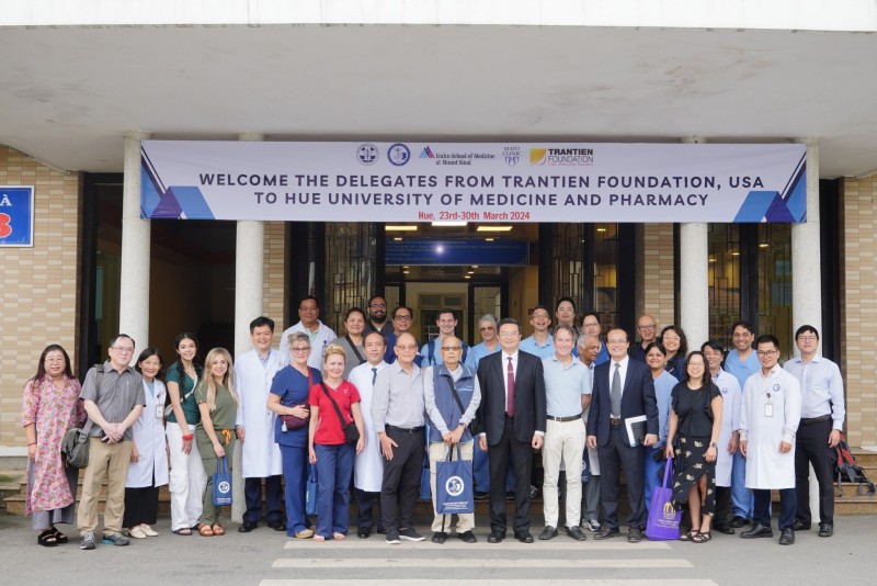 Thừa Thiên Huế: Phẫu thuật tạo hình thẩm mỹ và mổ đục thủy tinh thể miễn phí cho người dân Thừa Thiên Huế: Phẫu thuật tạo hình thẩm mỹ và mổ đục thủy tinh thể miễn phí cho người dân