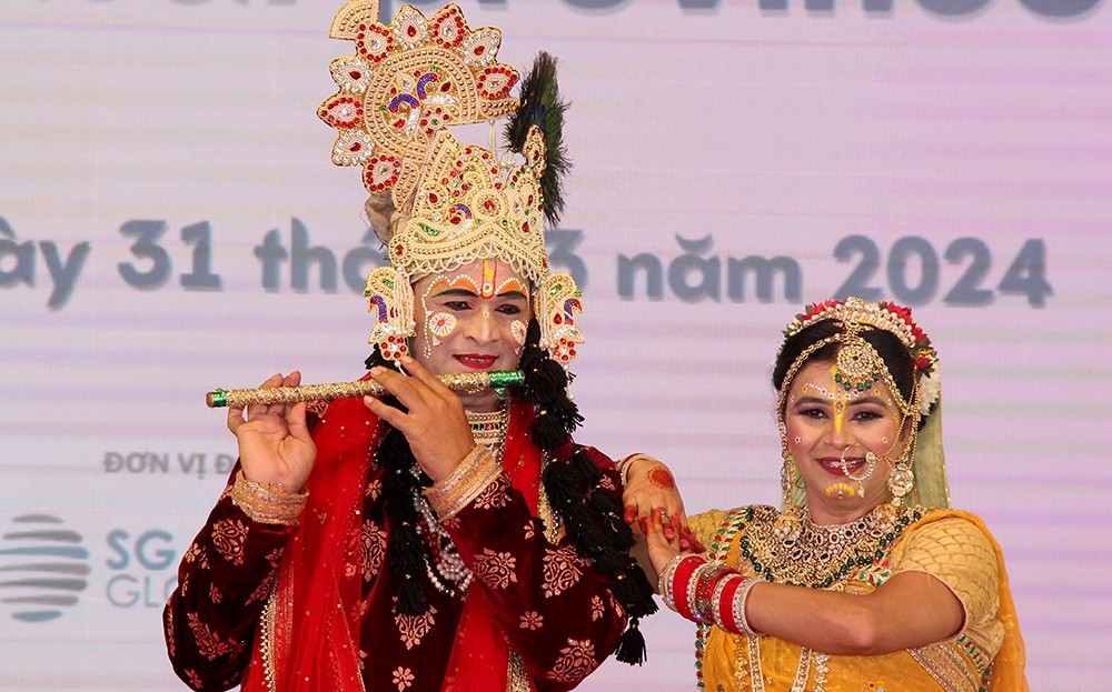 Indian Folk Dance Spread Love Message in Vietnam Indian Folk Dance Spread Love Message in Vietnam