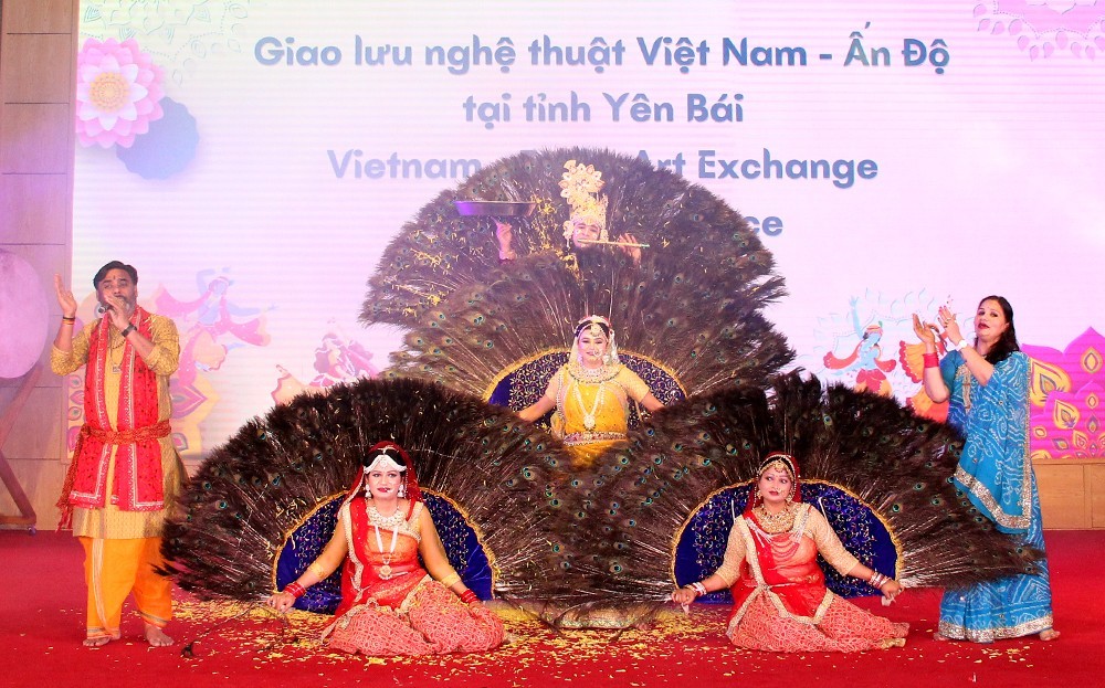 Indian Folk Dance Spread Love Message in Vietnam Indian Folk Dance Spread Love Message in Vietnam