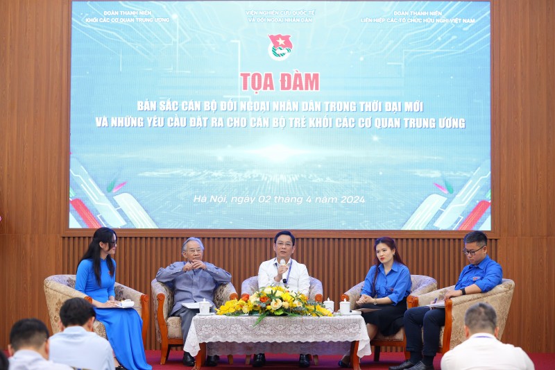 Lớp trẻ cần nỗ lực để phát huy bản sắc cán bộ đối ngoại nhân dân trong thời đại mới Lớp trẻ cần nỗ lực để phát huy bản sắc cán bộ đối ngoại nhân dân trong thời đại mới
