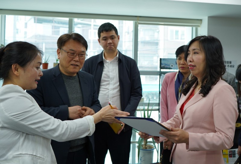 Tăng cường hợp tác giữa Ủy ban Nhà nước về người Việt Nam ở nước ngoài và Cơ quan người Hàn Quốc ở nước ngoài Tăng cường hợp tác giữa Ủy ban Nhà nước về người Việt Nam ở nước ngoài và Cơ quan người Hàn Quốc ở nước ngoài