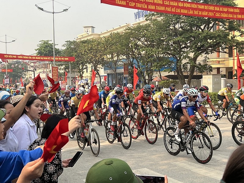 Điện Biên: Khai mạc Cuộc đua xe đạp toàn quốc “Cúp Truyền hình Thành phố Hồ Chí Minh lần thứ 36 Điện Biên: Khai mạc Cuộc đua xe đạp toàn quốc “Cúp Truyền hình Thành phố Hồ Chí Minh lần thứ 36