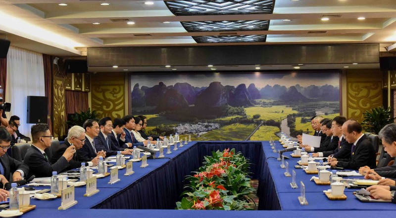 Tăng cường hợp tác, giao lưu nhân dân giữa các địa phương của Việt Nam với tỉnh Quảng Tây (Trung Quốc) Tăng cường hợp tác, giao lưu nhân dân giữa các địa phương của Việt Nam với tỉnh Quảng Tây (Trung Quốc)
