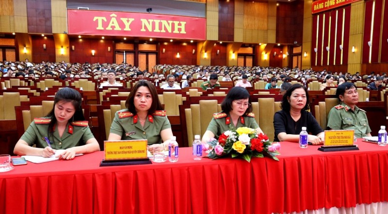 Tây Ninh: thông tin về công tác nhân quyền trong tình hình mới đến cán bộ, Đảng viên Tây Ninh: thông tin về công tác nhân quyền trong tình hình mới đến cán bộ, Đảng viên