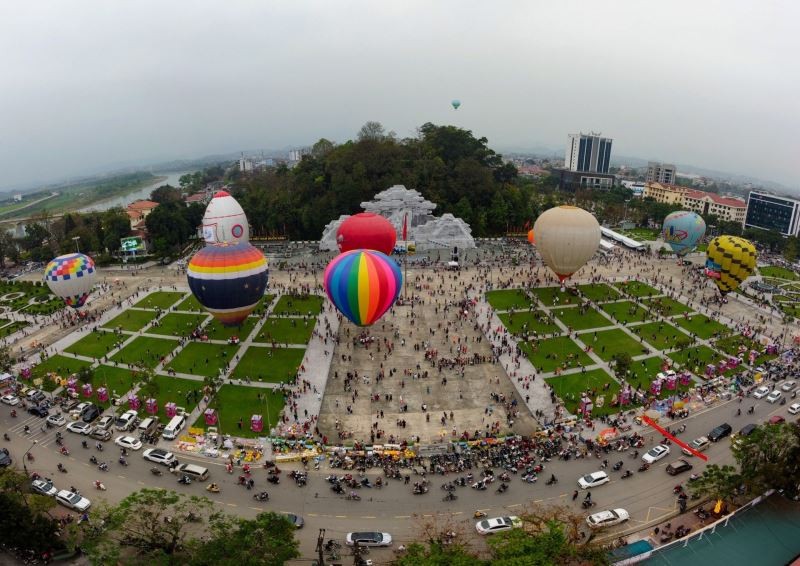 Phi công quốc tế tham gia trình diễn khinh khí cầu Tuyên Quang lần 3 Phi công quốc tế tham gia trình diễn khinh khí cầu Tuyên Quang lần 3