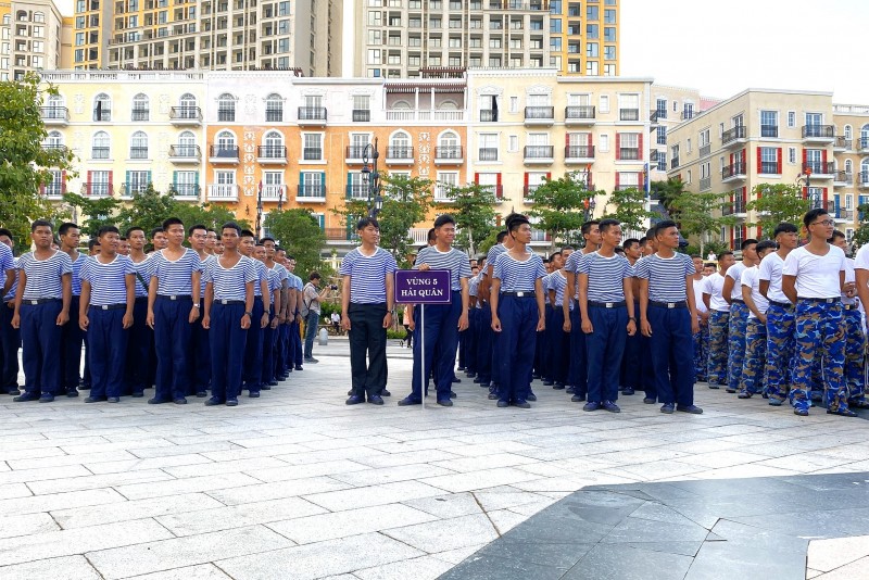 Các đơn vị thuộc Vùng 5 Hải quân tham gia Lễ phát động. Các đơn vị thuộc Vùng 5 Hải quân tham gia Lễ phát động.