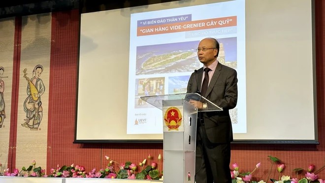 Sinh viên Việt Nam tại Pháp tổ chức ủng hộ đồng bào, chiến sỹ Hoàng Sa-Trường Sa Sinh viên Việt Nam tại Pháp tổ chức ủng hộ đồng bào, chiến sỹ Hoàng Sa-Trường Sa