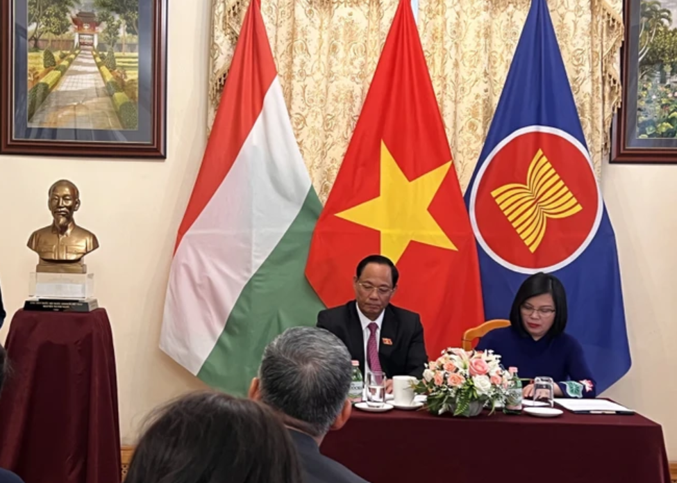Luật Đất đai 2024: Mở rộng cơ hội sở hữu nhà cho người Việt ở nước ngoài Luật Đất đai 2024: Thêm cơ hội sở hữu nhà cho người Việt ở nước ngoài