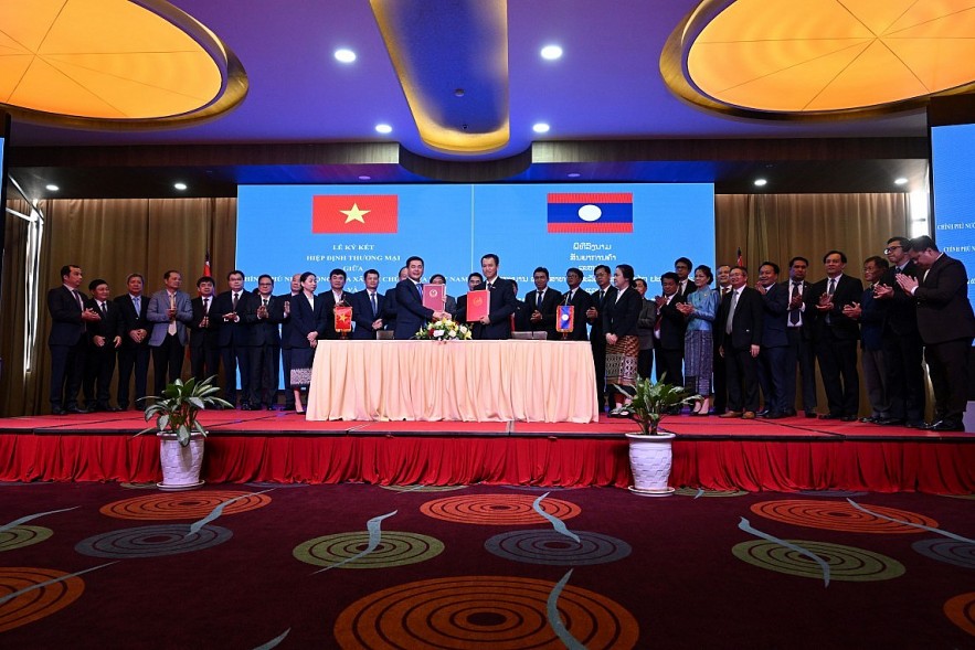 Vietnam And Laos Sign New Trade Agreement Vietnam And Laos Sign New Trade Agreement