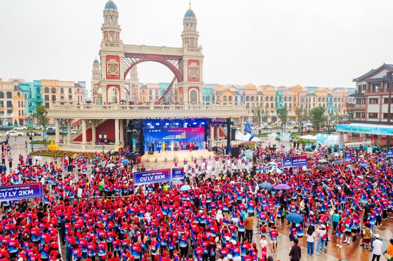EDURUN 2024: Quyên góp kỷ lục 5 tỷ đồng để xây trường vùng xa EDURUN 2024: Quyên góp kỷ lục 5 tỷ đồng để xây trường vùng xa