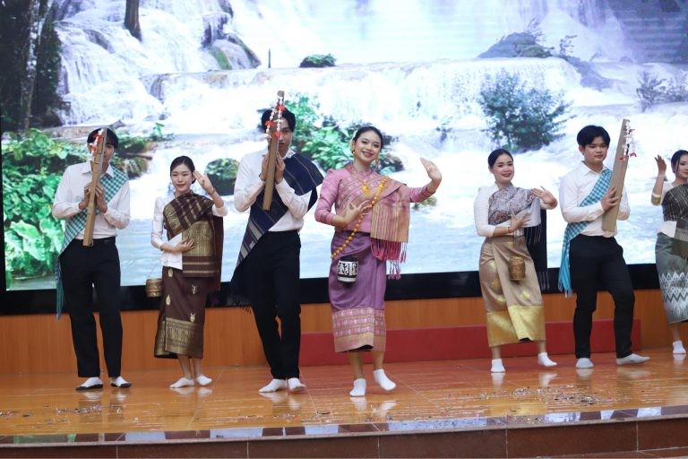 Tết cổ truyền Bunpimay và Chol Chnam Thmay được tổ chức tại nhiều tỉnh, thành phố ở Việt Nam Tết cổ truyền Bunpimay và Chol Chnam Thmay được tổ chức tại nhiều tỉnh, thành phố ở Việt Nam
