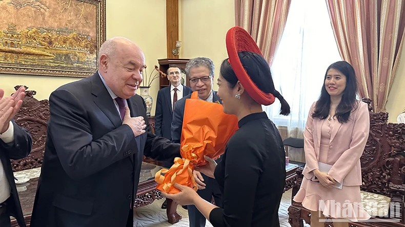 Tăng cường hợp tác, trao đổi văn hóa Việt Nam-Liên bang Nga Tăng cường hợp tác, trao đổi văn hóa Việt Nam-Liên bang Nga