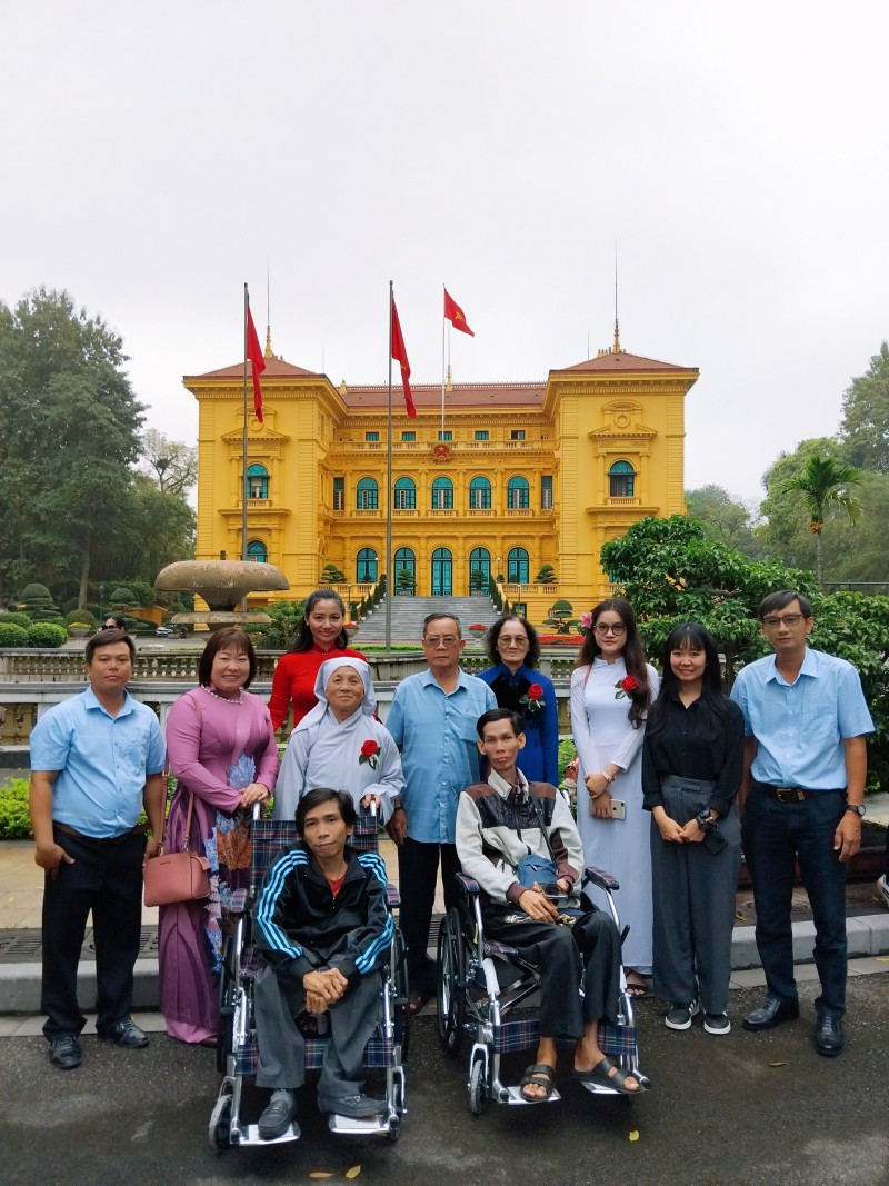 Biểu dương 368 đại biểu người khuyết tật, trẻ mồ côi, người bảo trợ tiêu biểu toàn quốc Biểu dương 368 đại biểu người khuyết tật, trẻ mồ côi, người bảo trợ tiêu biểu toàn quốc