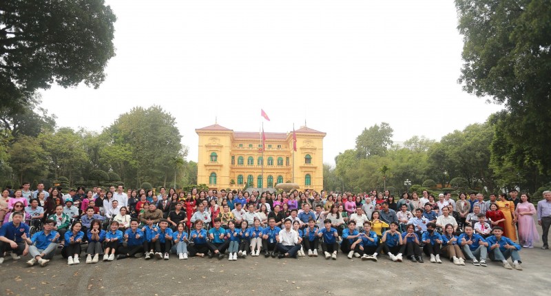 Biểu dương 368 đại biểu người khuyết tật, trẻ mồ côi, người bảo trợ tiêu biểu toàn quốc Biểu dương 368 đại biểu người khuyết tật, trẻ mồ côi, người bảo trợ tiêu biểu toàn quốc