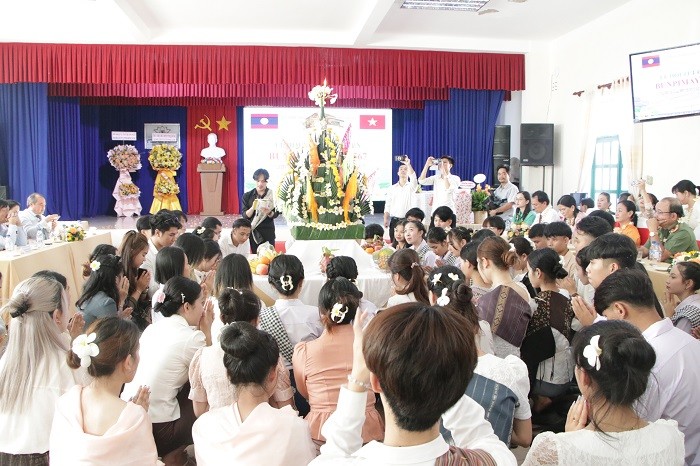 Quảng Ngãi tổ chức lễ hội Tết cổ truyền Bunpimay cho hơn 100 sinh viên Lào Quảng Ngãi tổ chức lễ hội Tết cổ truyền Bunpimay cho hơn 100 sinh viên Lào