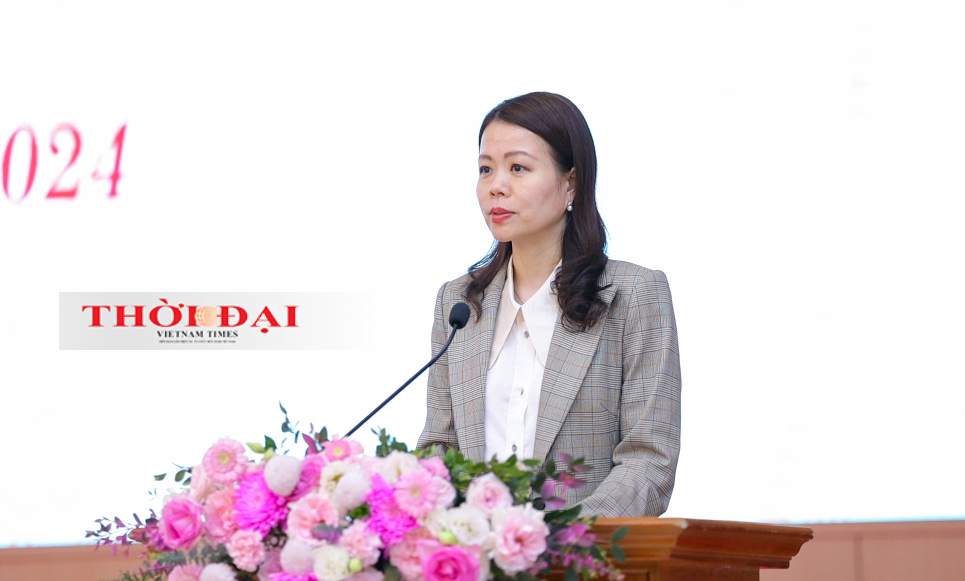 Bà Nguyễn Minh Hằng, Thứ trưởng Bộ Ngoại giao, Chủ nhiệm Ủy ban Bà Nguyễn Minh Hằng, Thứ trưởng Bộ Ngoại giao, Chủ nhiệm Ủy ban