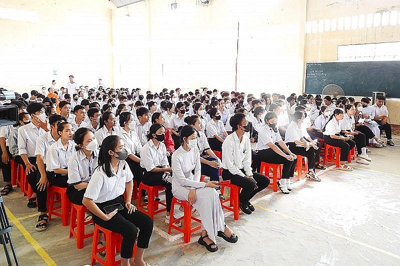 Naval Region 5: Bringing Sea and Island Information to over 6,000 people in Kien Giang Naval Region 5: Bringing Sea and Island Information to over 6,000 people in Kien Giang