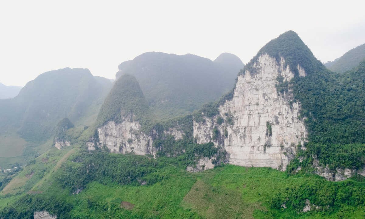 Experience The Unique Camping On The White Cliffs In Ha Giang Experience The Unique Camping On The White Cliffs In Ha Giang