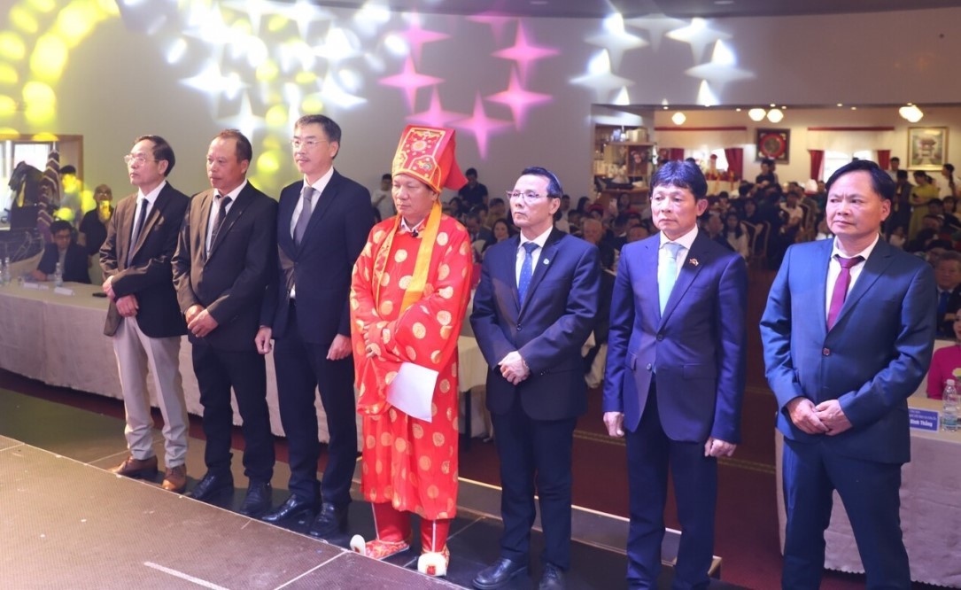 Người Việt tại Malaysia hướng về cội nguồn tiên tổ