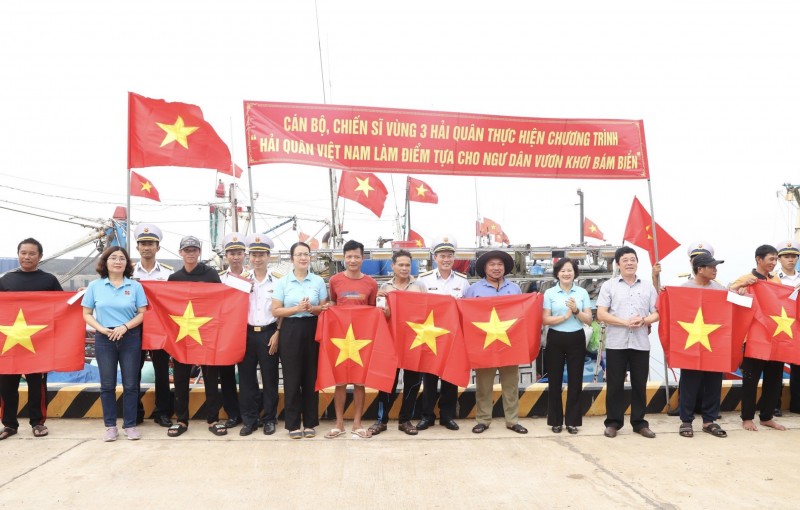 Động viên quân, dân và các lực lượng tại huyện đảo Cồn Cỏ, tỉnh Quảng Trị Động viên quân, dân và các lực lượng tại huyện đảo Cồn Cỏ, tỉnh Quảng Trị
