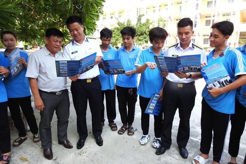 Nhiều tỉnh trong cả nước tích cực tuyên truyền về biển, đảo Nhiều tỉnh trong cả nước tích cực tuyên truyền về biển, đảo
