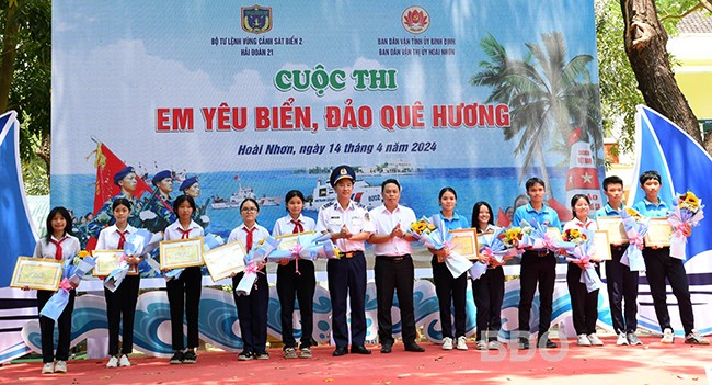 Nhiều tỉnh trong cả nước tích cực tuyên truyền về biển, đảo Nhiều tỉnh trong cả nước tích cực tuyên truyền về biển, đảo