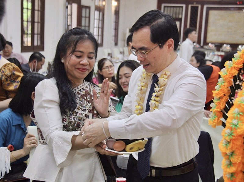 Tết Lào ấm áp trên quê hương Việt Nam Tết Lào ấm áp trên quê hương Việt Nam