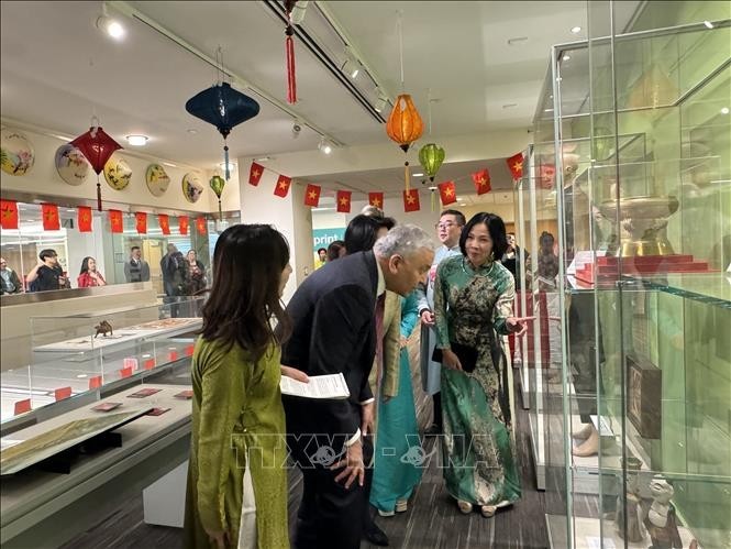 Exhibition “Vietnamese Cultural Space” Held In The U.S. Exhibition “Vietnamese Cultural Space” Held In The U.S.