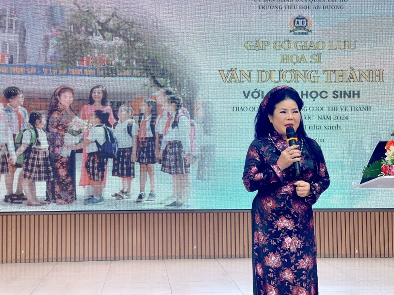 Vietnamese Artist Van Duong Thanh Interacts With 1,000 Students In Hanoi Vietnamese Artist Van Duong Thanh Interacts With 1,000 Students In Hanoi