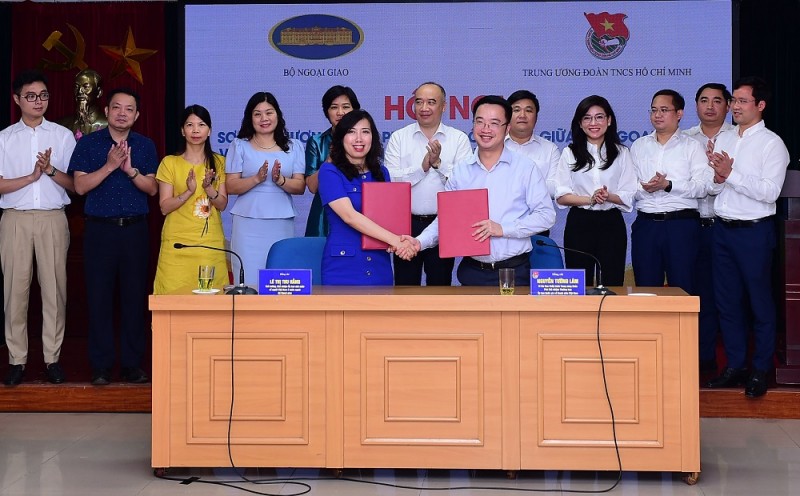 Tăng cường kết nối, phát triển phong trào thanh niên ở ngoài nước Tăng cường kết nối, phát triển phong trào thanh niên ở ngoài nước