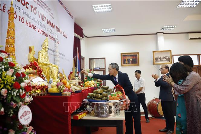 Kiều bào tại đất nước Triệu Voi ghi nhớ công ơn Vua Hùng Chú thích ảnh