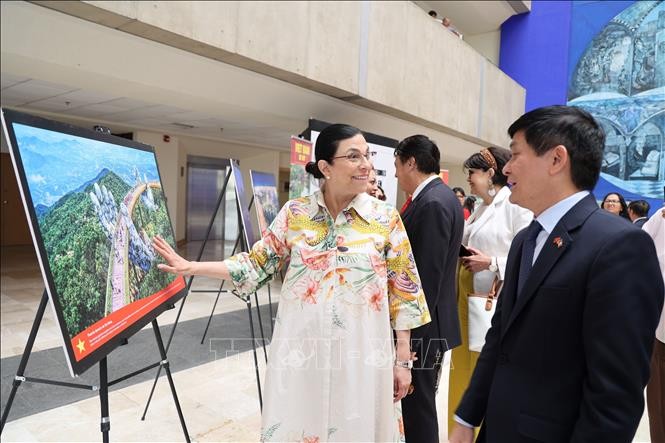 Sôi động Tuần lễ ASEAN tại Mexico - Việt Nam khẳng định vai trò Chủ tịch ACMC Sôi động Tuần lễ ASEAN tại Mexico - Việt Nam khẳng định vai trò Chủ tịch ACMC